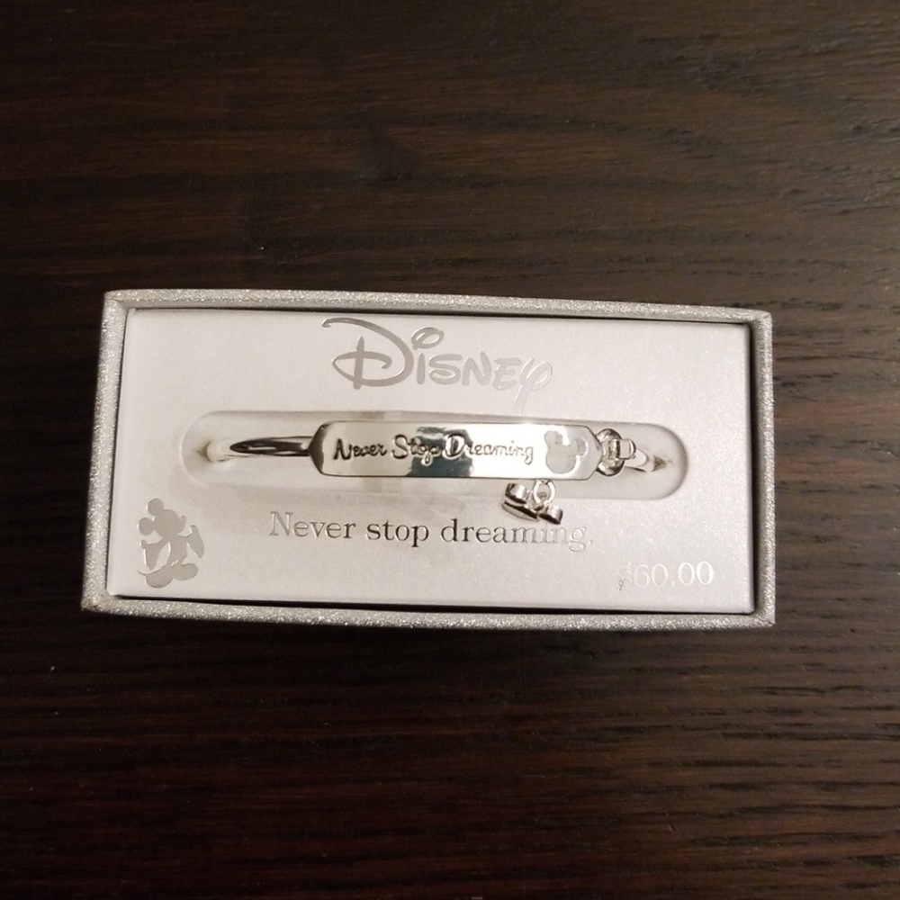 NWT  Disney bracelet- never stop dreaming